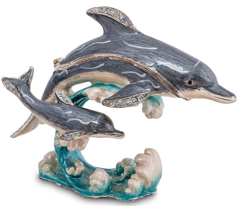 estatua de delfines para atraer la suerte